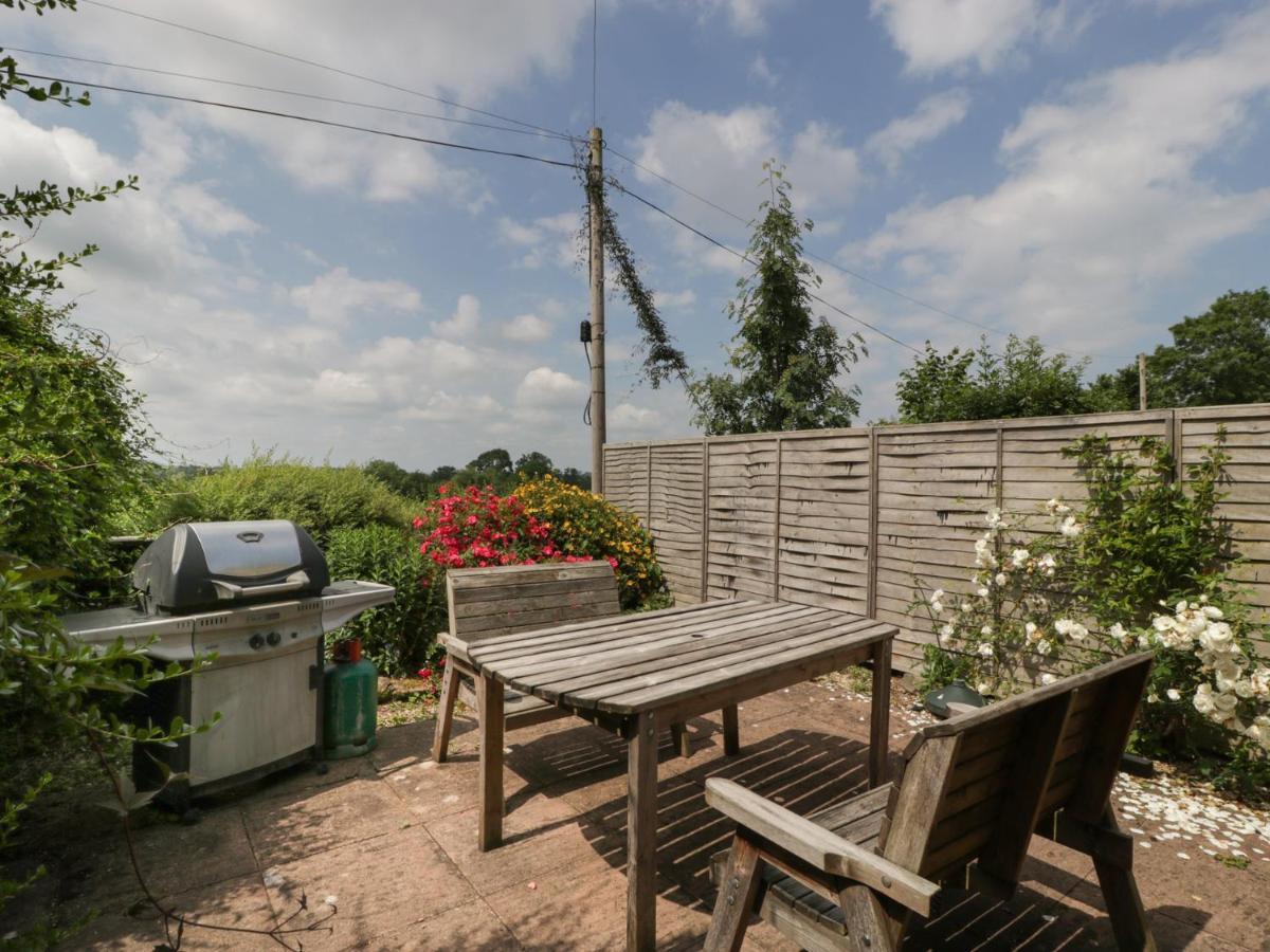 Wheelbarrow Cottage Stoke Prior  ภายนอก รูปภาพ